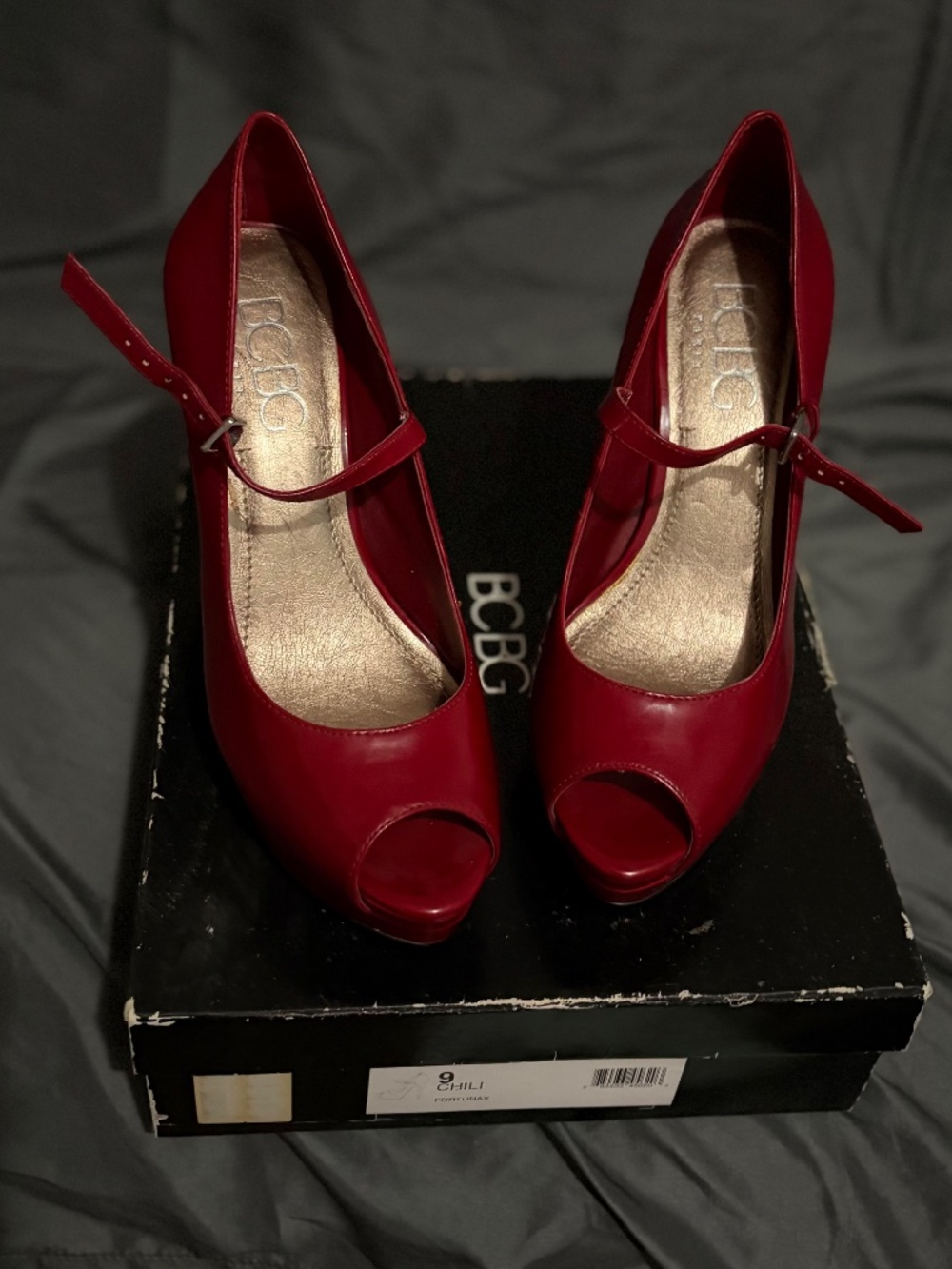 Red Pumps - Picture 2 of 16